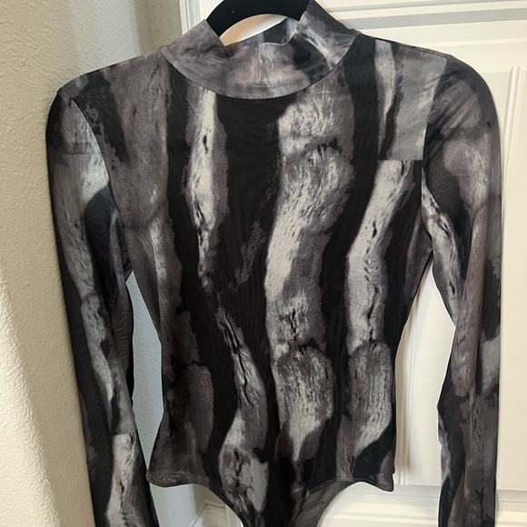 Promesa Tops - Semi-Sheer Monochrome Abstract Women's Top